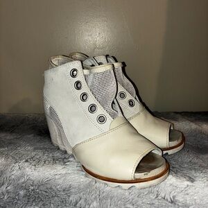 Sorel Joanie Mesh Women 6 Suede Leather Open Toe Wedge Bootie Shoes Going Out